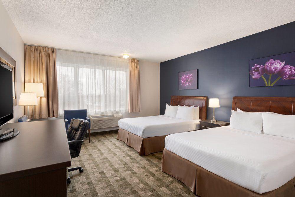 Days Inn By Wyndham Montreal Airport Conference Centre Dorval Esterno foto